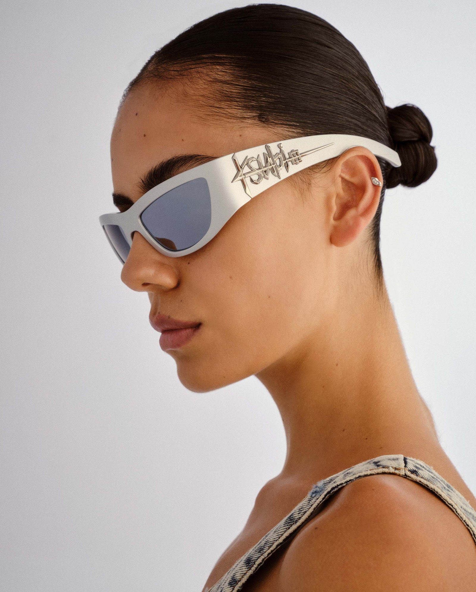 SLOANE SUNGLASSES METALLIC CHROME EYEWEAR